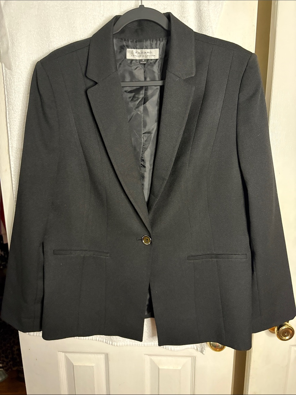 Tahari Black Women's Tailored Single-Button Blazer
